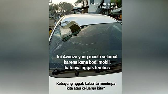 Mobil yang dilempar batu di jalan tol. (Foto: Dok. Istimewa)