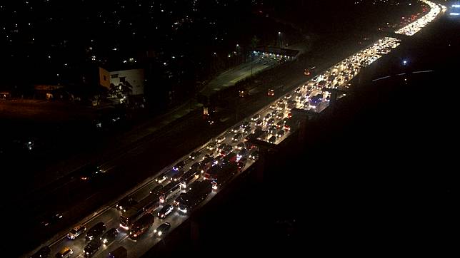 Puncak Arus Mudik di Tol Cikampek