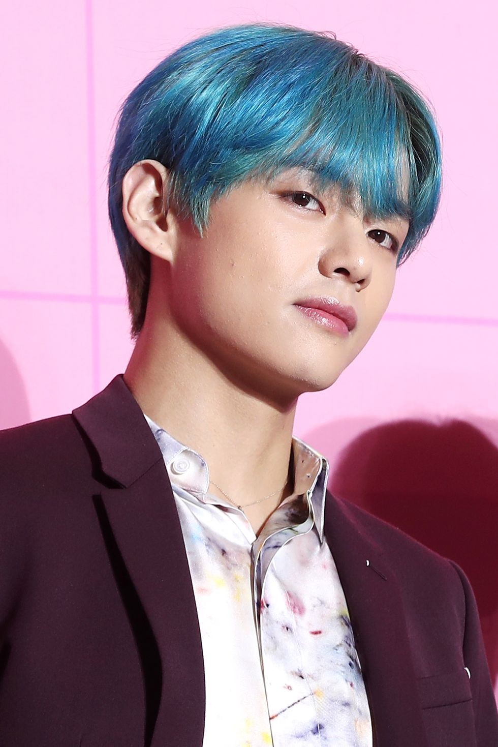 両親からはなんと呼ばれている？“テテ”ことBTS Vのトリビア（ELLEgirl）
