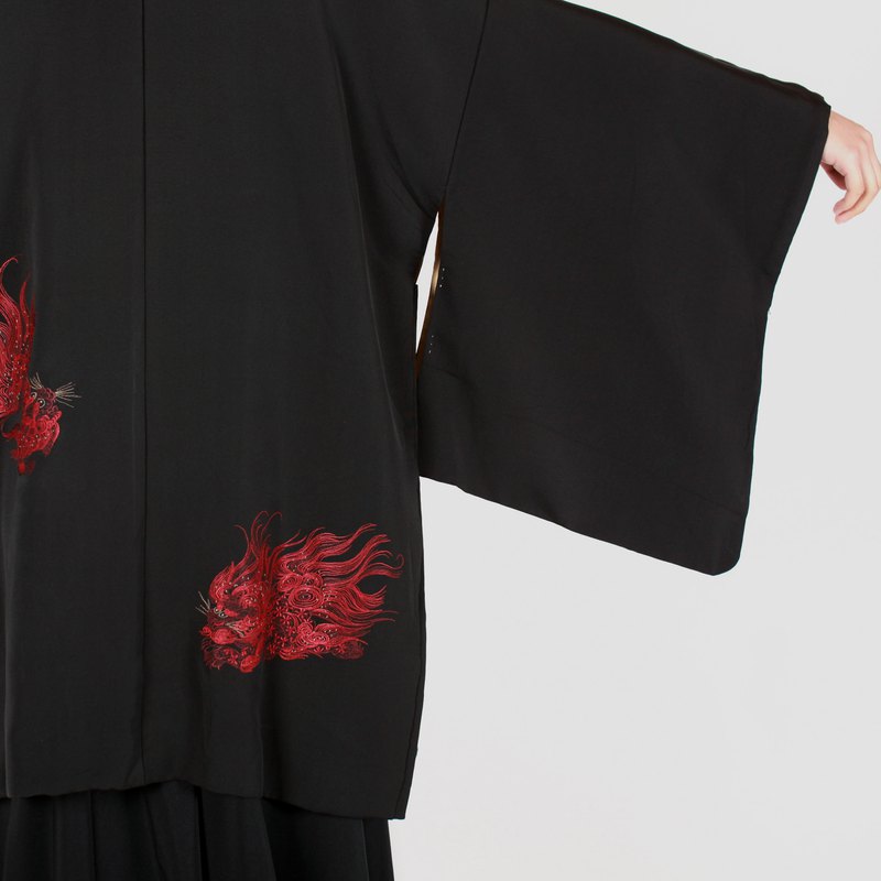 蛋植物嚴選古著羽織，精緻印花面料，簡單套上，即可為造型帶來濃厚日式風味！