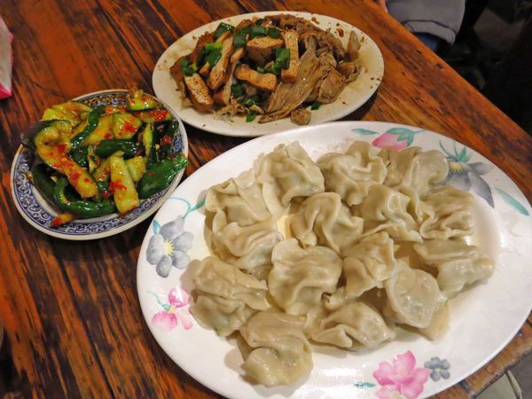 【台北美食】龍門客棧餃子館-貴松松卻有超人氣的宵夜美食