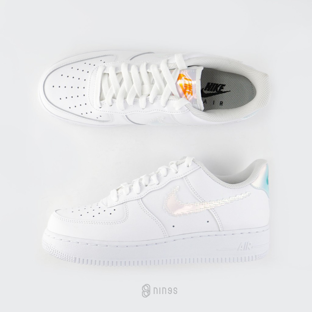 【版型：正常】NIKE AIR FORCE 1 07 LV8 炫彩 雷射勾勾 白色型號：CV1699100∆下單後隔天寄(假日未出貨)，若有其他問題會私訊告知，請您留意訊息喔～∆寄出後2-3天到貨，超