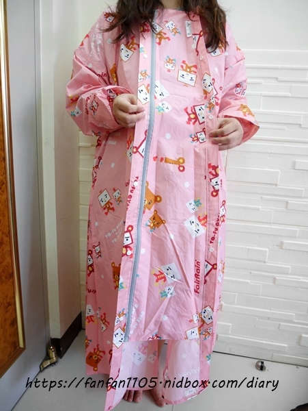 一件式雨衣推薦【FairRain 玩美雨天】超可愛親子雨衣️親子豆腐熊寶貝 #親子雨衣 #兒童輕雨衣 #書包雨衣 (36).JPG