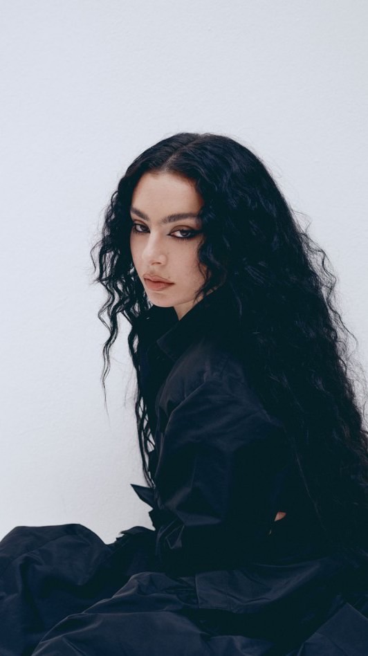 Charli XCX 酷娃恰莉台灣粉絲團