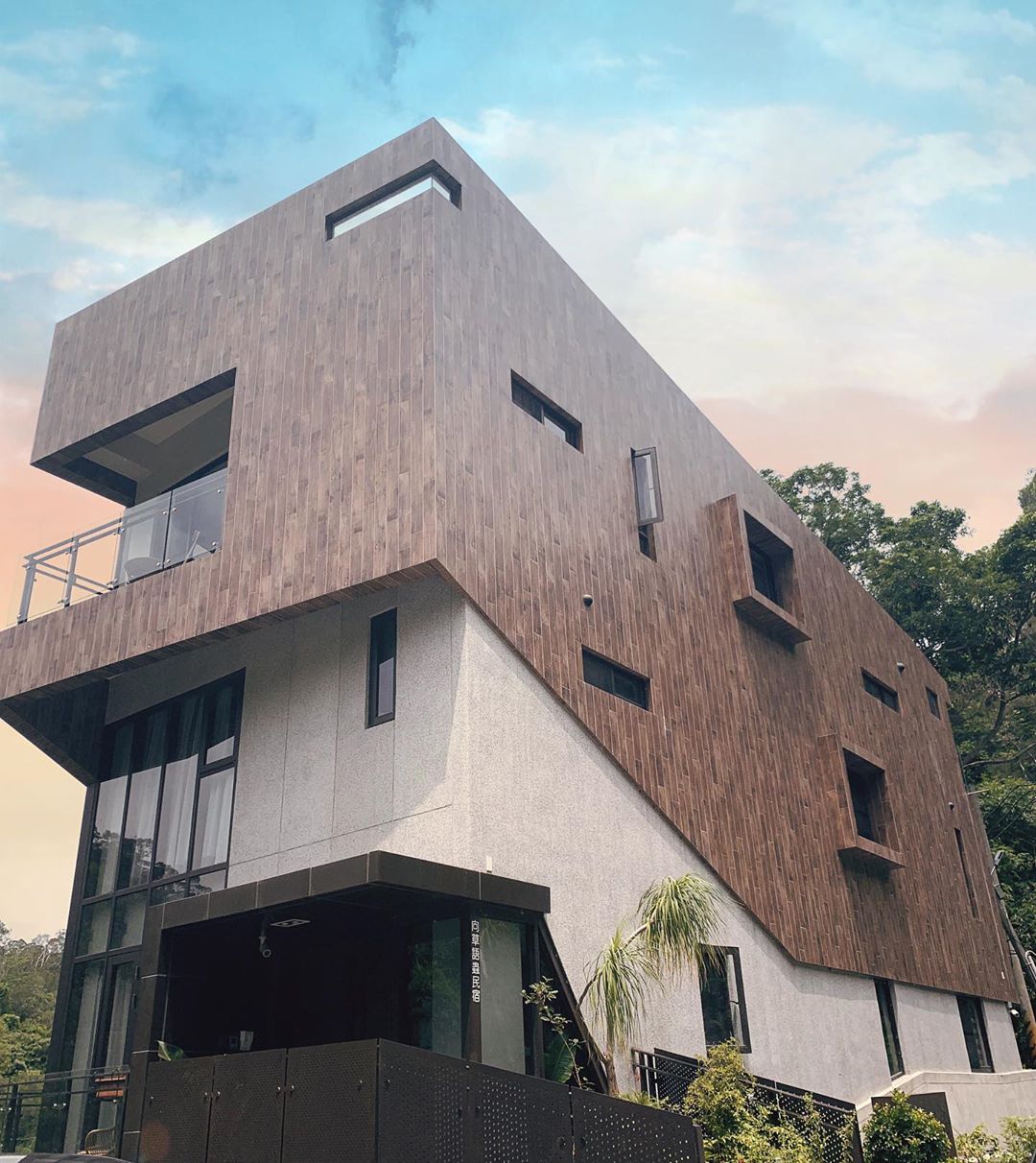 推薦封面 向草語蟲 @vickie Jiehyu