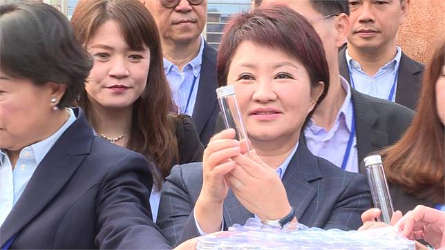 盧秀燕就職發送 谷關空氣瓶 引發熱議網友 空氣市長上任 民視新聞網 Line Today