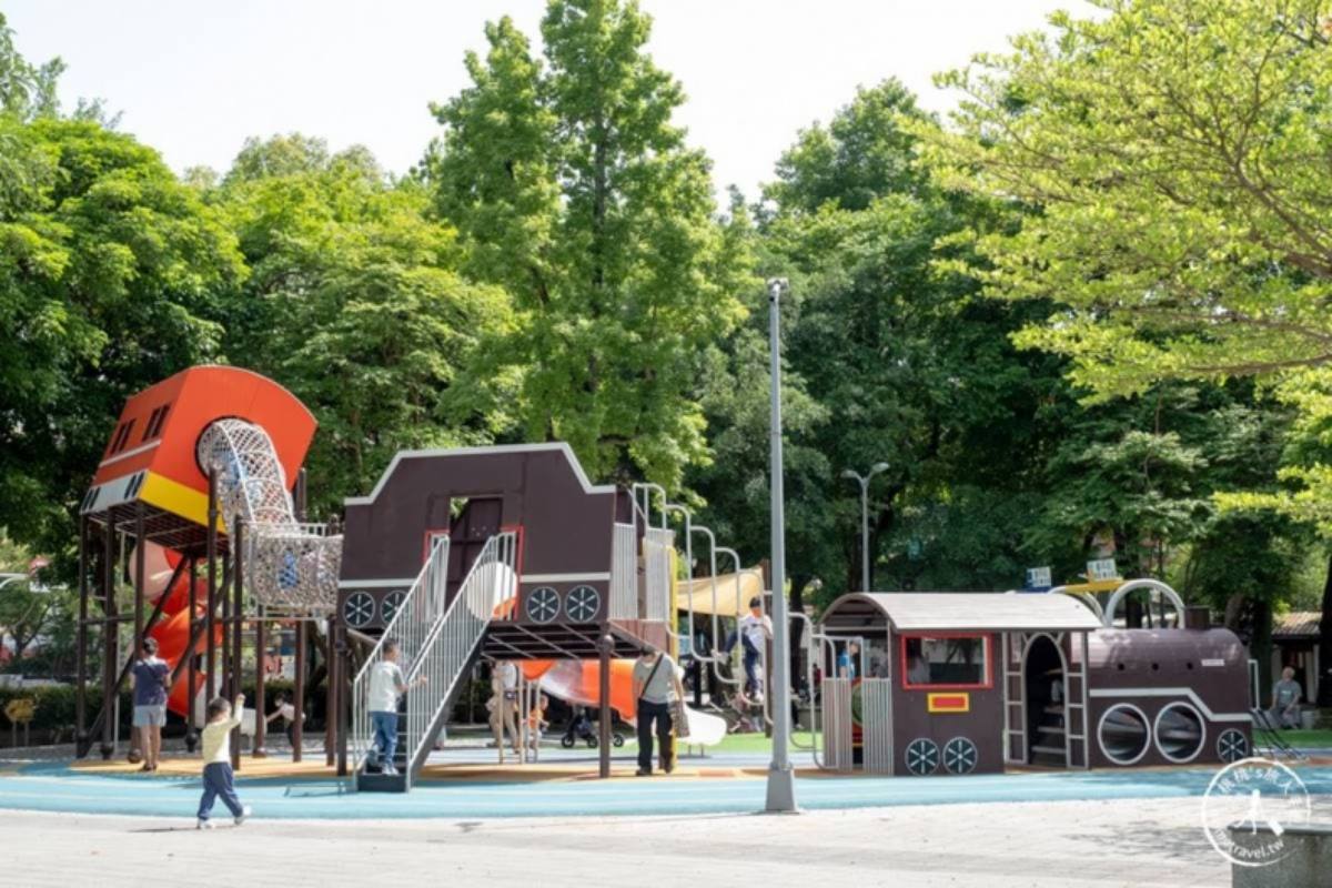 玩到虛脫都不想回家！雙北８「最強親子公園」：28米長滾輪滑梯、輕軌遊樂場