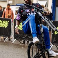 ストリート文化ウィリー自転車やバイク