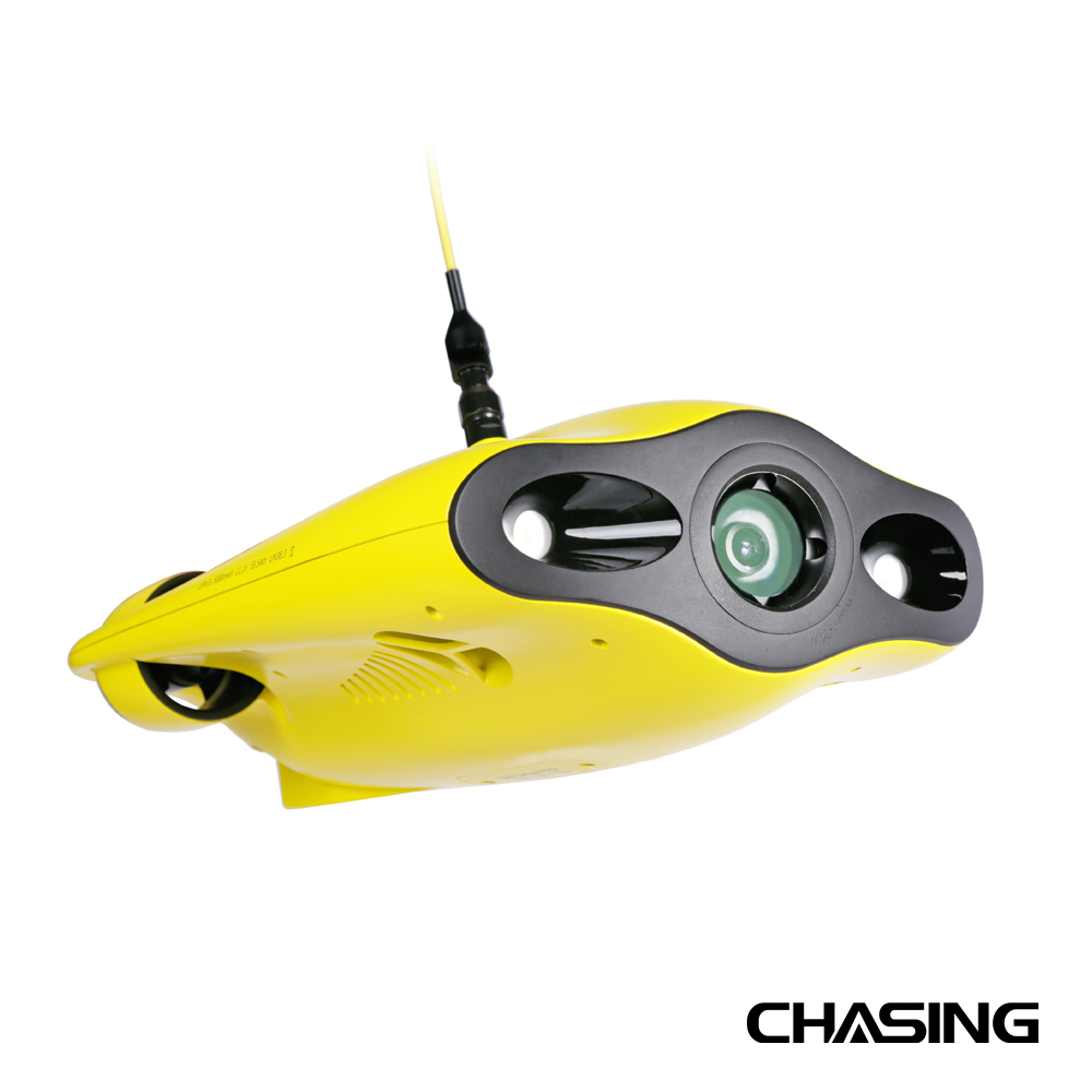 在陌生潛點探勘或物體尋找時更方便最大下潛深度達100米、約2小時長時間航行適合在商船或漁船底下的勘驗讓船體檢測作業可以更加安全方便讓小朋友控制遙控器來探索海洋
