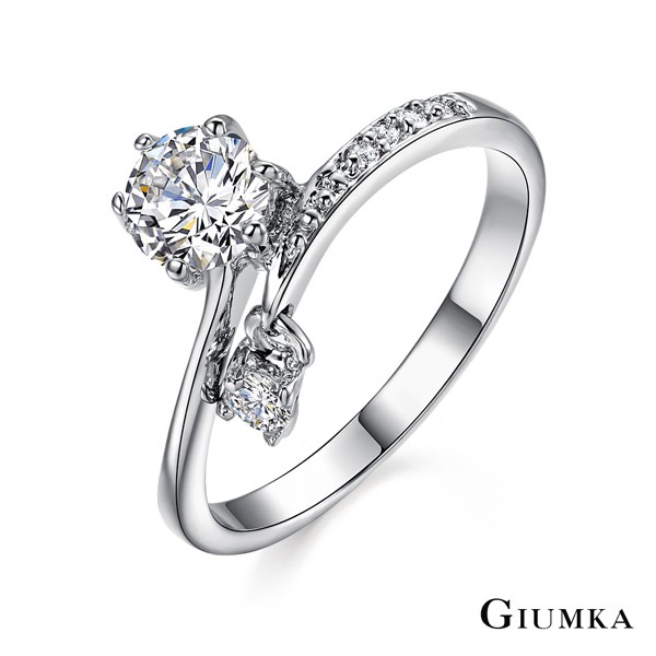 ■ 材質：銅精鍍正白K(台灣首飾專櫃精緻電鍍正白K)、AAA半寶等級鋯石(Synthetic CZ)。■ 戒指尺寸：戒指面寬約 0.2 CM。主鑽尺寸約 6.0 x 6.0 MM。（鑲石顏色無法換。這