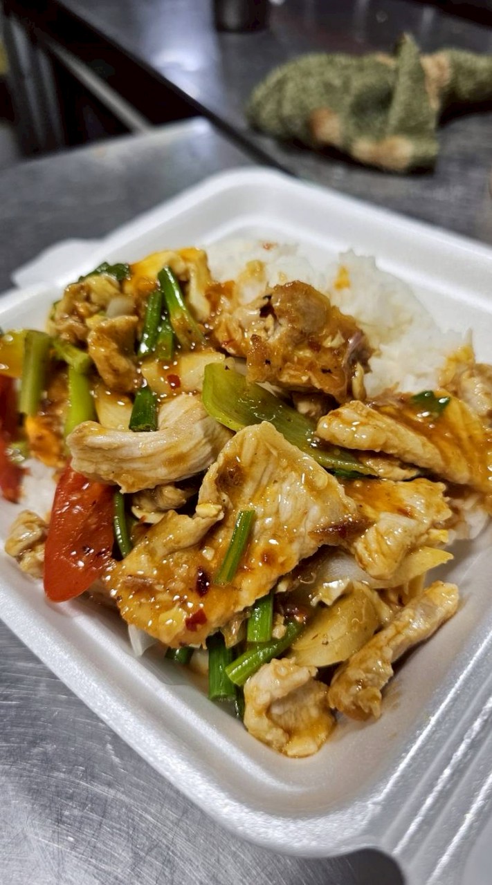 อาหารตามสั่ง ป้าปู และร้านผองเพื่อน