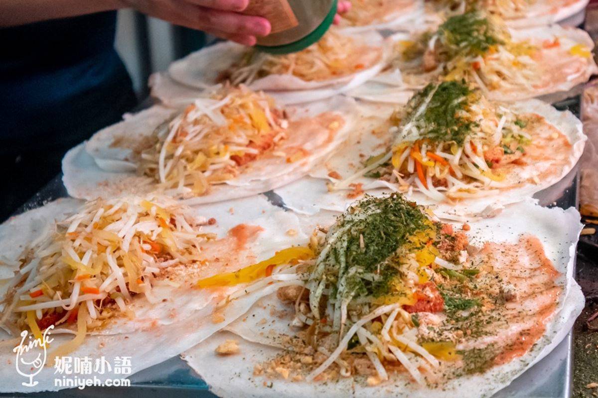 通通排隊夯翻！南機場夜市８必吃：限量草莓麻糬、高CP值三拼飯、米其林潤餅