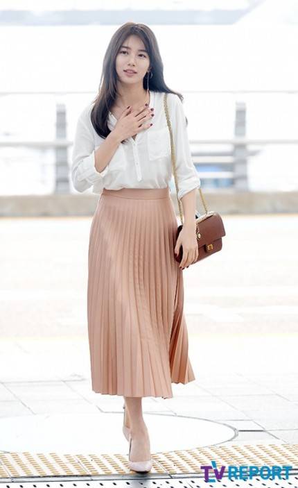 Intip 7 Inspirasi Padu Padan Midi Skirt dari Seleb Korea yang Wajib Kita Tiru