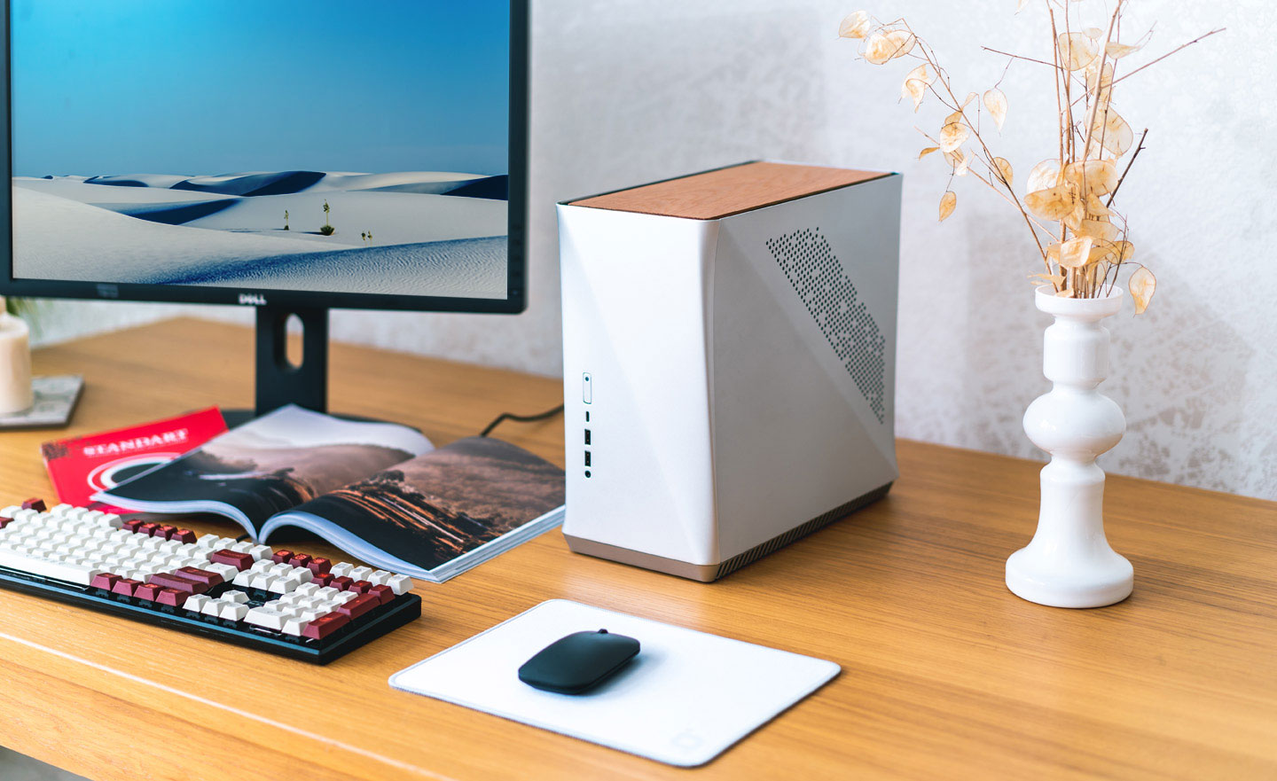 體積迷你的 Fractal Design Era ITX，能最佳化運用桌面，北歐設計風格的外觀更能成為空間氛圍中的一大亮點。▲ 五種顏色、五樣風貌的 Fractal Design Era ITX，哪一款最得你心呢？