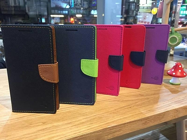 內層加上超細纖維 名片夾設計佳輕巧與時尚外型兼具 避免屏幕刮傷 防護直接碰觸損壞 具斜立支架功能