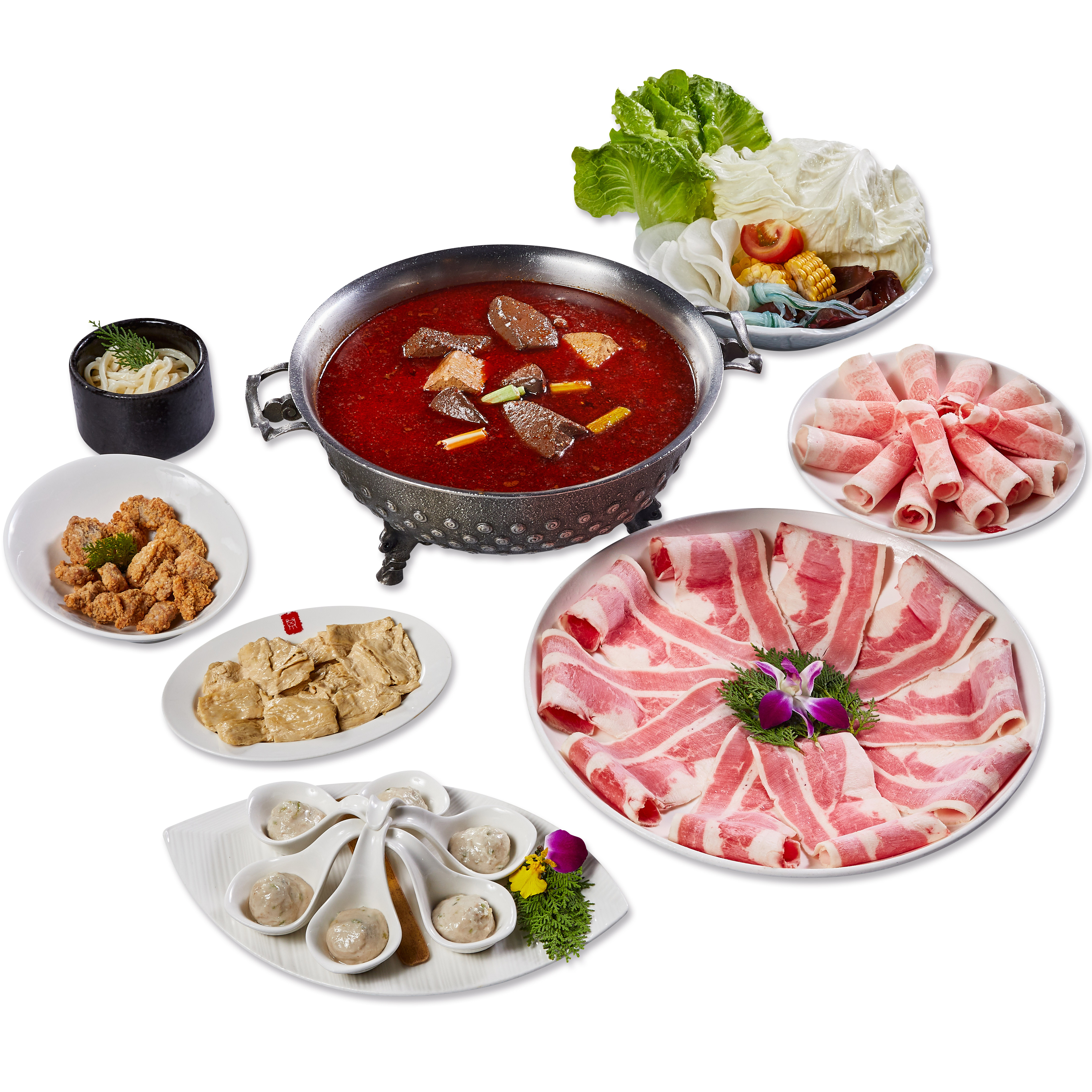 1991年，鼎王麻辣鍋在美味齊聚的忠孝路，以獨步全台的麻辣鍋湯頭，掌握了顧客挑剔的味蕾，歷經不同階段的轉型蛻變，從產品、服務、器皿、環境，營造令顧客五感滿足的用餐體驗，成為一家擁有良好口碑與服務品質的