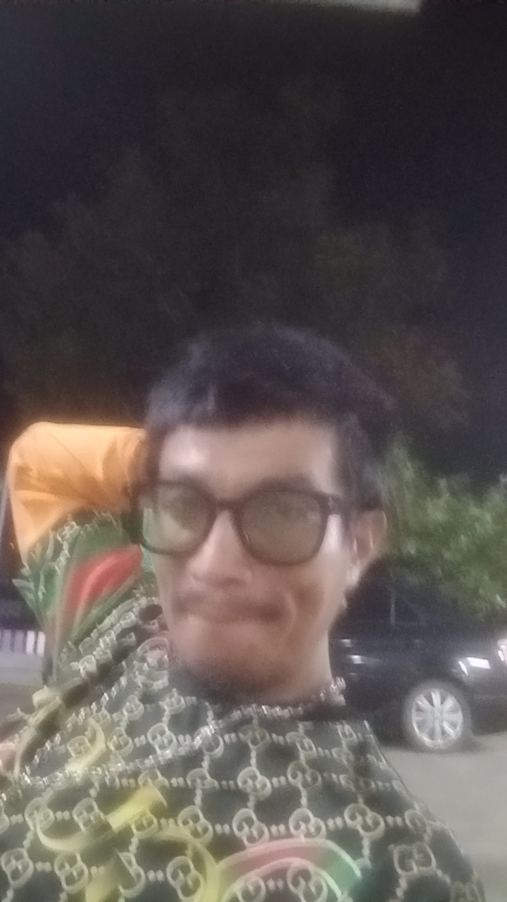 ไอลอง อาราดิน