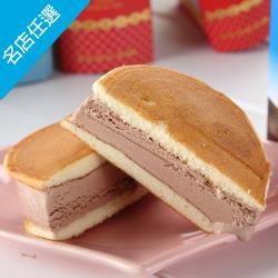 ◎★冰涼的冰淇淋|◎★包覆柔軟的銅鑼燒|◎★雙重口感享受商品名稱:【義美】巧克力冰淇淋銅鑼燒家庭號(80gX4個/盒)品牌:義美類別:冰棒/冰淇淋口味:巧克力保存方式:冷凍-18℃以下保存期限:冷凍1