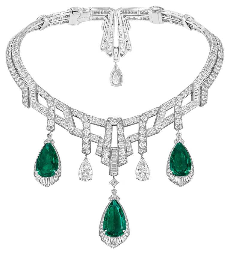 Van Cleef & Arpels「Merveille d’Émeraudes可轉換式項鍊」，白K金、5顆共重70.40克拉的哥倫比亞梨形祖母綠 、1顆重5.81克拉的DFL 2A級梨形鑽石、2顆共重7.18克拉的DIF 2A級梨形鑽石、鑽石。（圖╱Van Cleef & Arpels提供）