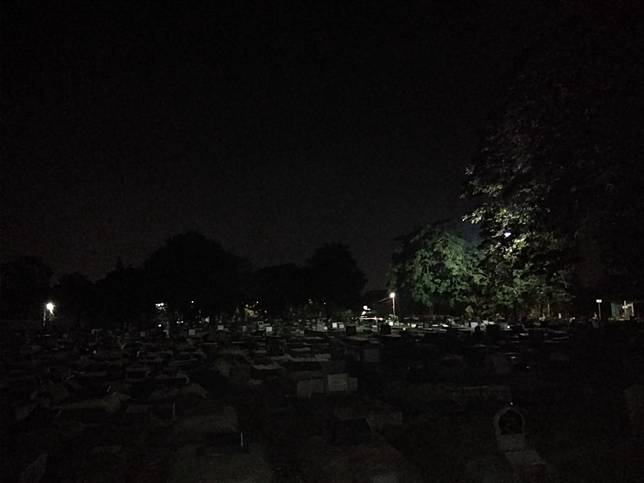 580 Hantu Kuburan Jeruk Purut Terbaik
