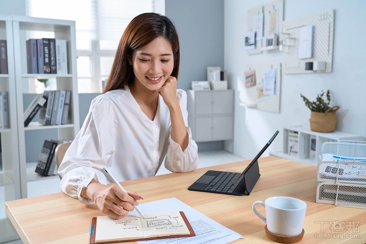 iPad 最佳入門夥伴，Penoval AX 手寫筆輕巧高續航開箱體驗！