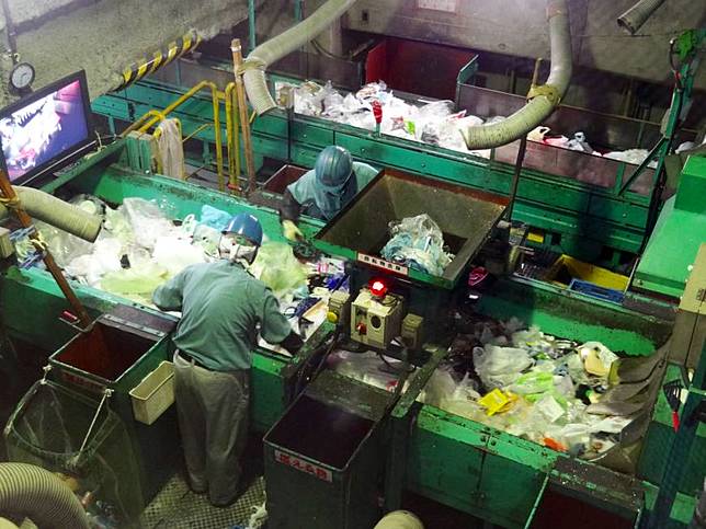 10 Foto Proses Daur Ulang Sampah di Tokyo, Hasil Akhirnya Tak Disangka