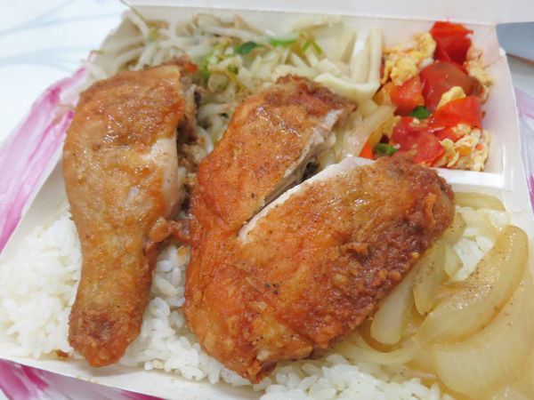 【蘆洲美食】鱻八里便當-60元就能吃到CP值超高的美味便當店! 【蘆洲美食】鱻八里便當-60元就能吃到CP值超高的美味便當店!