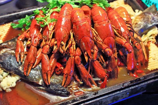 【中和美食】水貨炭火烤魚-一吃停不下手的巨無霸大份量美食! 【中和美食】水貨炭火烤魚-一吃停不下手的巨無霸大份量美食!