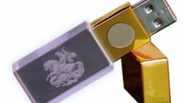 一個 283 英鎊的 5G 防電磁波裝置，拆開發現其實只是 128MB USB 隨身碟