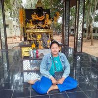 สาวสวยรวยบุญ