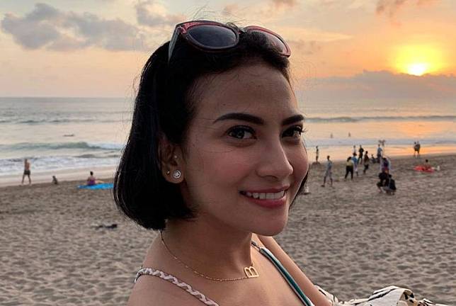 Vanessa Angel Liburan Bareng Mantan Pacar di Bali