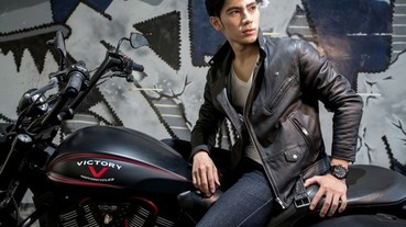 秒殺少女心的壞痞模樣，POLICE錶紀錄瞬間