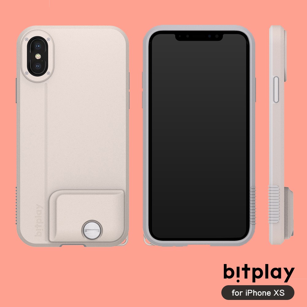 嚓！輕鬆捕捉生活中美好時光■ 台灣設計製造知名品牌 眾多知名男女明星愛用■ 可安裝品牌8款外接鏡頭 3款濾鏡 手機秒變輕單眼■ 極輕薄外型 超輕量握持感 機殼厚度縮減25%僅10mm■ 四邊全包覆防摔