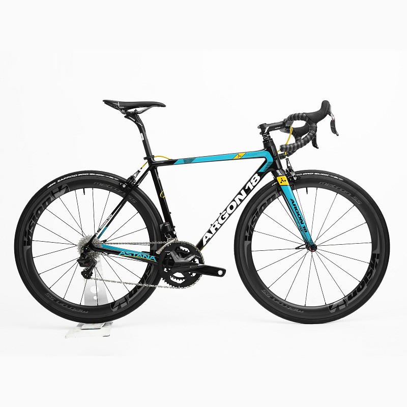 店內成車規格如下:尺寸:M (適合身高175-185CM) 變速:SHIMANO DURA-ACE 機械變速 輪組:VISION METRON 40 管胎板輪 座墊:SAN MARCO 鈦弓 配件:F