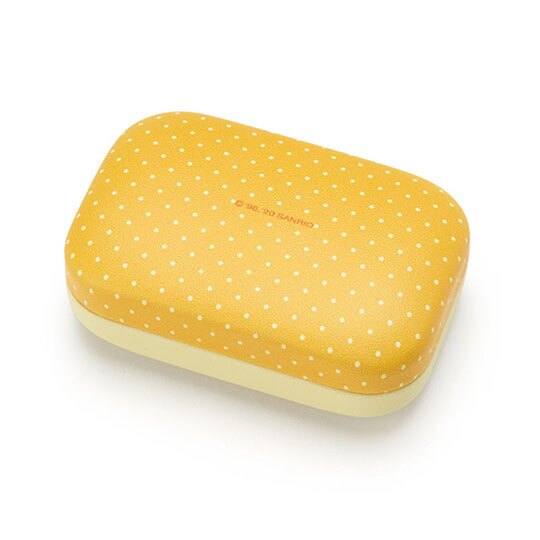 迷你方形大小 皮革材質/掀蓋開合 硬殼可防撞保護內容物 質感絨毛裏布 適合收納飾品/小文具