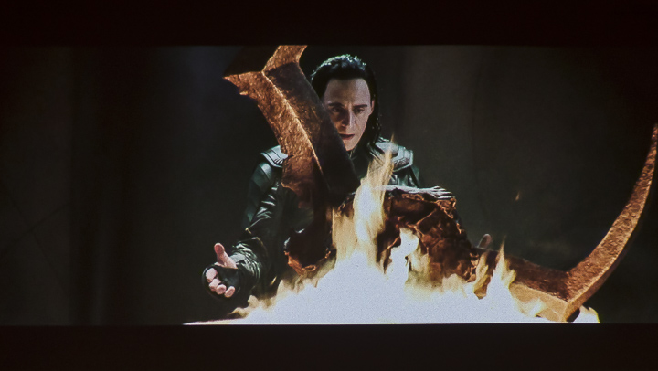 口袋裡的電影院！Sony MP-CD1 微型投影機第一手試用報告