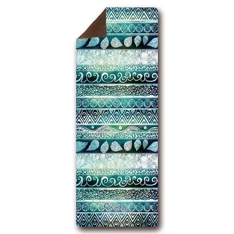 產品特色 風靡全球的Clesign，對人、環境皆友善的專業瑜珈品牌。 使用天然橡膠作為瑜珈墊基底 + 新型陽離子島絲纖維麂皮絨。 有機無毒認證水性油墨，使用高科技熱昇華技術印刷。 其韌性足夠堅韌，成為