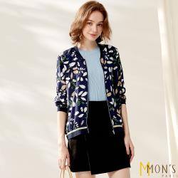 ◎運用蠶絲細白勻富有特殊金屬光澤|◎觸感柔順做印花精緻典雅,貴氣有質感|◎結合年輕時尚的外套設計,涼爽舒適好搭配商品名稱:MONS精品印花冰涼頂級蠶絲外套品牌:MON'S品牌定位:流行品牌款式:運動外