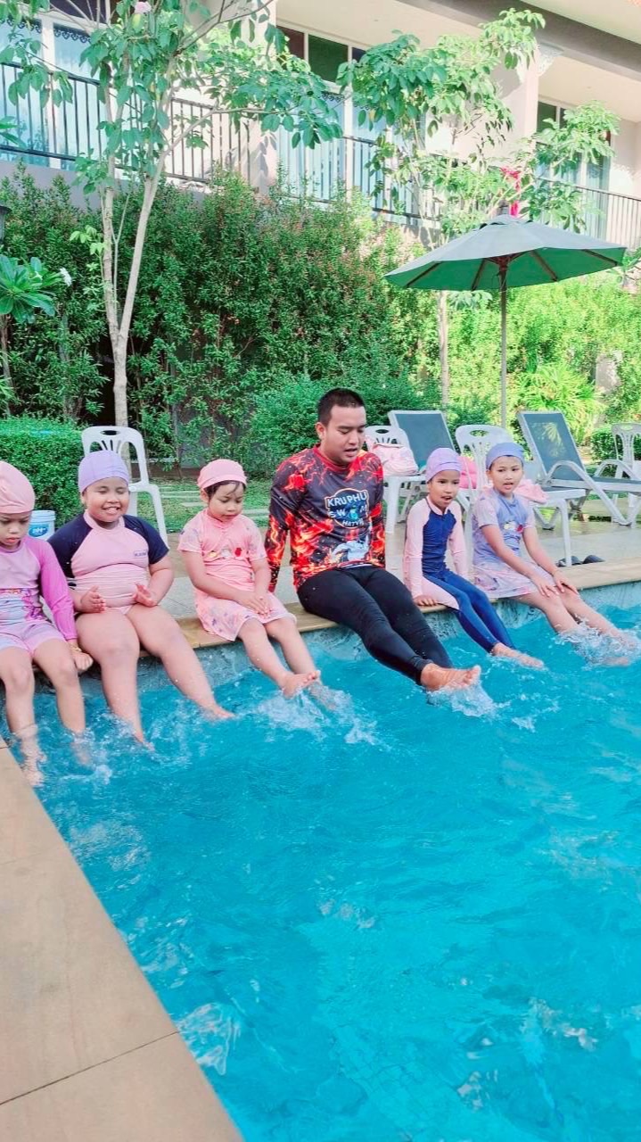 เรียนว่ายน้ำรายเดือน ครูภู