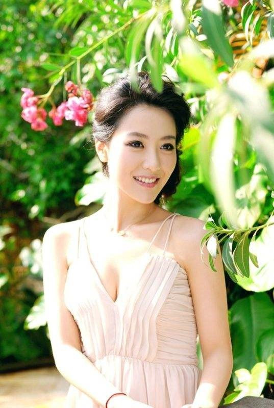 《乘風破浪的姐姐》年輕時舊照對比7：白冰