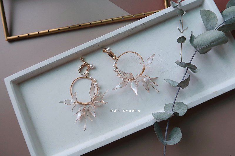 花朵的綻放 就像舞動的生姿 而美麗