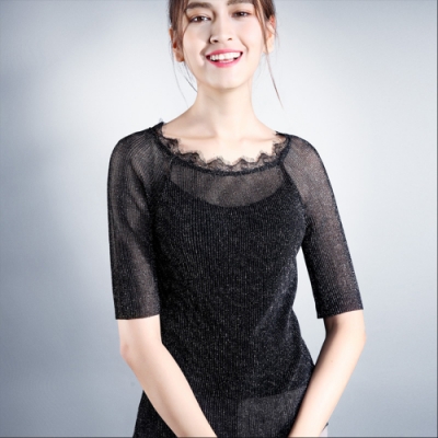 拼接小波浪弧形睫毛蕾絲 亮絲網紗面料，質地柔軟手感滑順 衣身閃閃爍爍，網紗內襯 假兩件設計