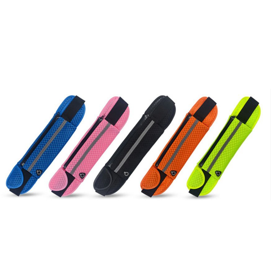 特點：潛水材料，防水。獨立的口袋可以分類您的物品，大容量。反光帶可幫助您在夜間運動時保持安全。可調節的彈性設計使其適合男女。彈性設計使其在劇烈運動或跑步時不會彈跳。多用途，不僅可以存放手機，還可以存放