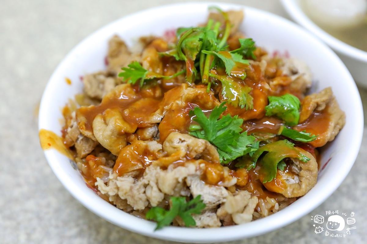 宜蘭人激推！高CP值６銅板美食：手掌大蔬菜餅15元、幽靈油飯、內行狂買20份