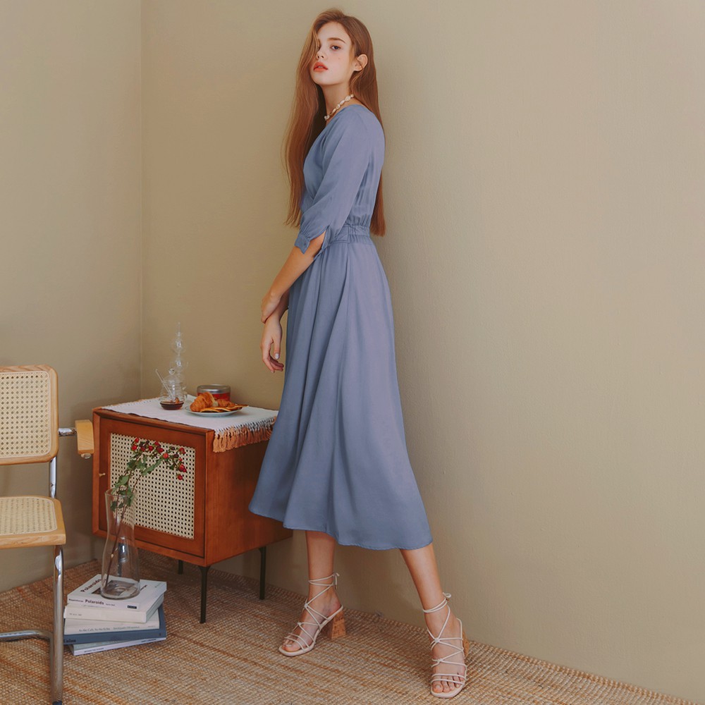 流行女裝‧風格：日系, 韓系, 歐美, 約會‧洗滌方式：低溫洗滌, 分開洗滌, 反面洗滌, 手洗, 置入洗衣袋‧尺寸：S/M/L‧內裡：無‧商品描述：附後背拉鍊 / 後腰圍處附鬆緊‧MODEL資料：‧