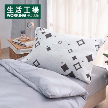 •台灣製造 品質安心•可直接舖在枕頭上即可,保持枕頭的清潔，讓病黴菌遠離•20支雙股紗純棉產品，手感柔軟度、吸水性強。