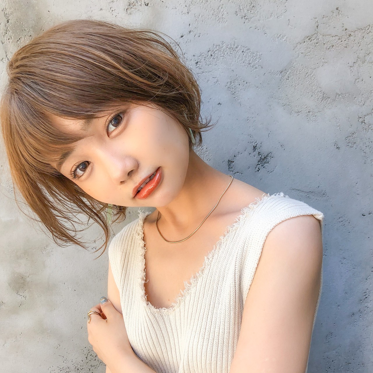 コテを使ってゆるふわショート完成 Hair