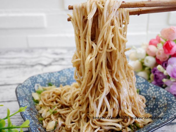 【大呷麵本家】#麻油老薑麵乾拌麵 #川味雙椒辣拌麵 #台式蔥蒜湯煲麵 #宅配美食 (16).JPG