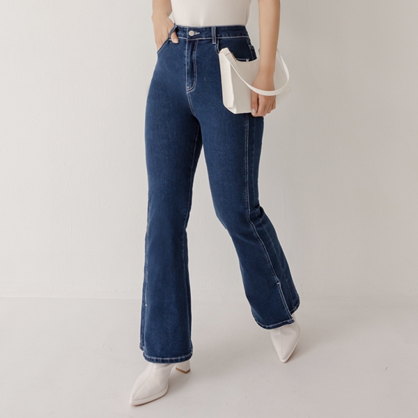 蜜桃臀彈性小喇叭開衩牛仔褲 中大尺碼褲子