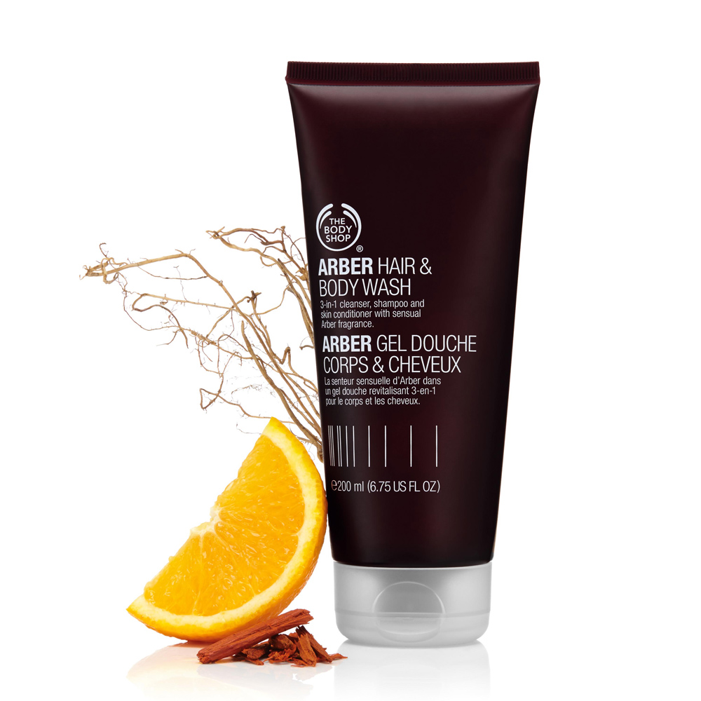 具有東方木質香味及提振精神功效的清潔露，可同時清潔肌膚及潔淨、滋潤秀髮。含甘菊萃取精華及維他命原B5成分，具有舒緩、修護及調理肌膚功效。